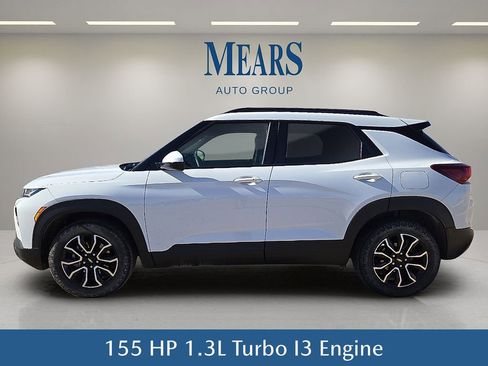 Used 2023 Chevrolet TrailBlazer ACTIV w/ Driver Confidence Package image 3