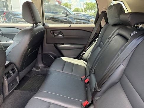 Used 2022 Nissan Rogue SV w/ SV Premium Package FWD image 10