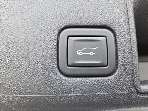 Used 2023 GMC Terrain SLT w/ Tech Package AWD/4WD image 21