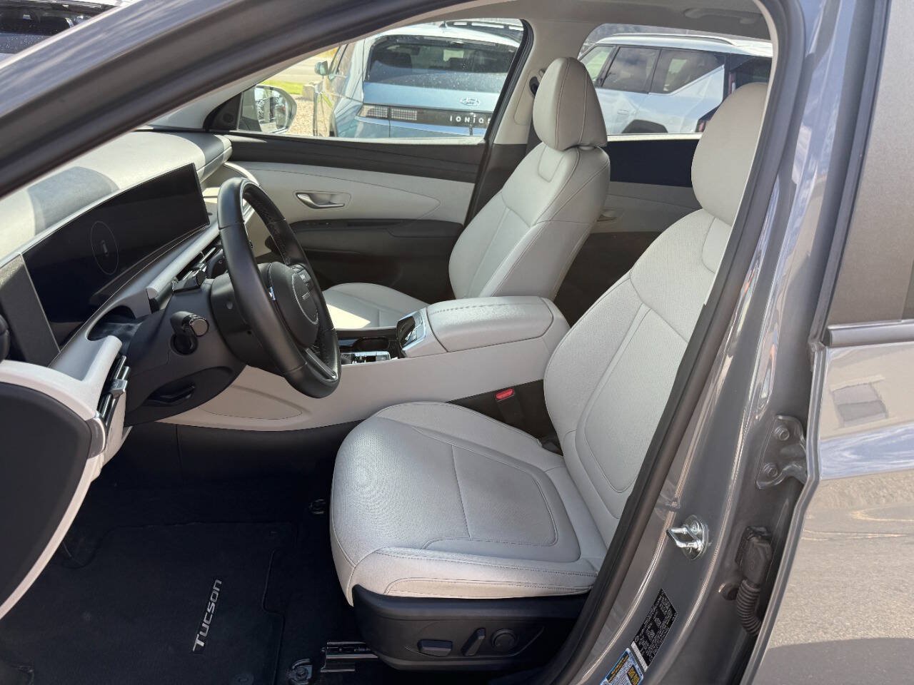 Used 2025 Hyundai Tucson SEL AWD/4WD image 3