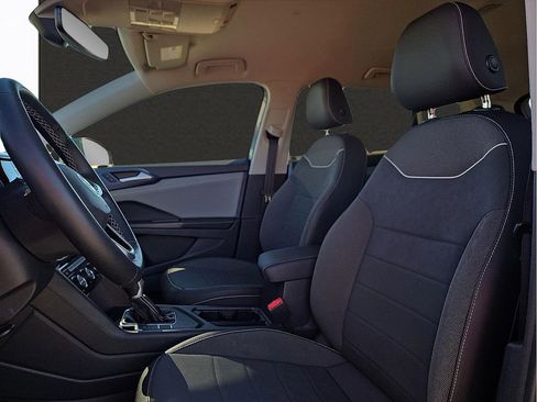 Used 2024 Volkswagen Taos SE image 12