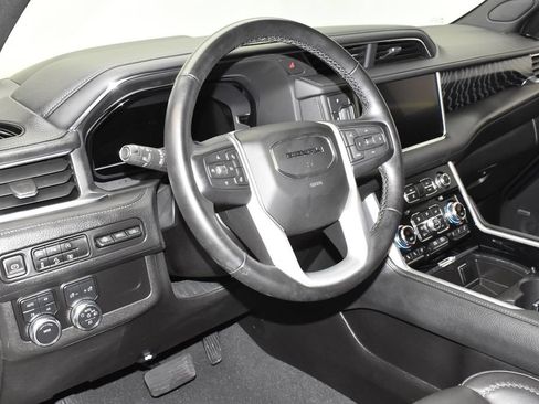 Used 2023 GMC Yukon Denali AWD/4WD image 17