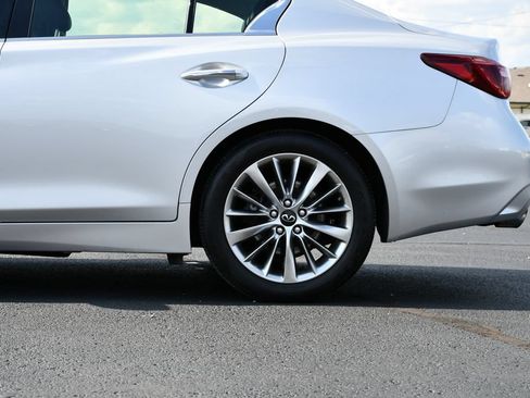 Used 2020 INFINITI Q50 Luxe w/ Essential Package (3.0T Luxe) AWD/4WD image 11
