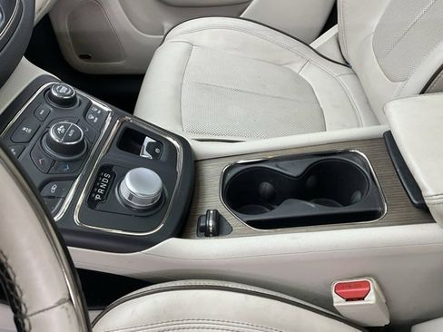 Used 2015 Chrysler 200 C w/ Navigation & Sound Group I image 20