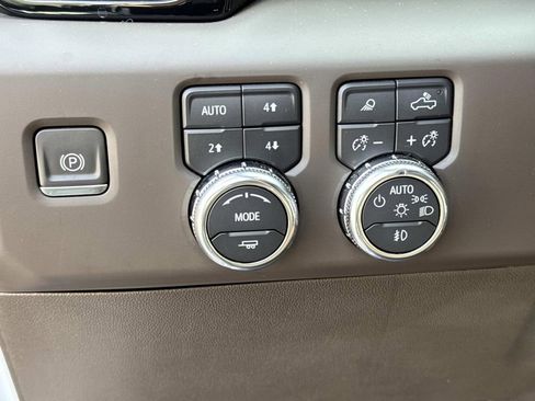 Used 2024 GMC Sierra 2500 Denali w/ Denali Reserve Package image 21