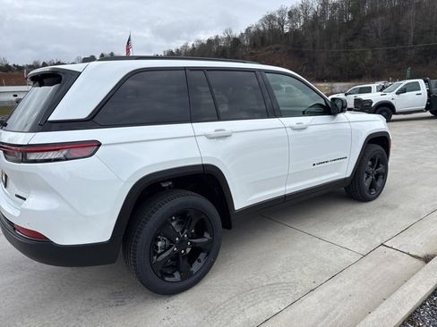 New 2025 Jeep Grand Cherokee Limited image 5