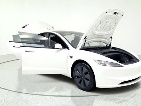 Used 2025 Tesla Model 3 RWD image 11