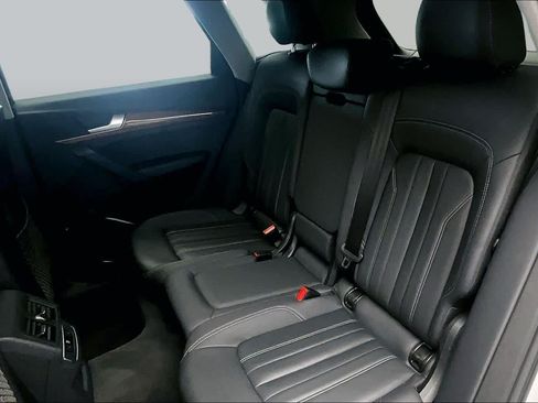 Used 2023 Audi Q5 2.0T Premium w/ Convenience Package AWD/4WD image 40