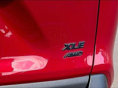 Used 2023 Toyota RAV4 XLE AWD/4WD image 8