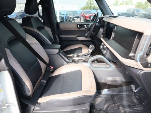 Used 2023 Ford Bronco Wildtrak image 17