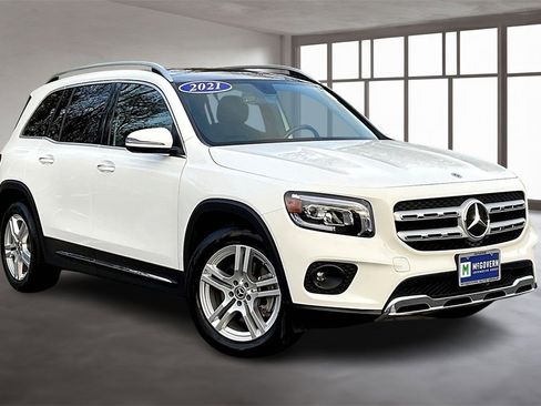 Used 2021 Mercedes-Benz GLB 250 4MATIC image 3