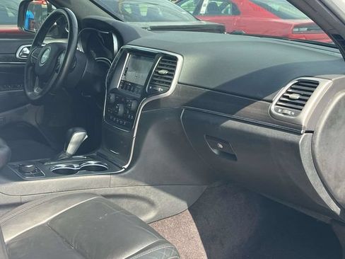 Used 2018 Jeep Grand Cherokee Limited AWD/4WD image 25