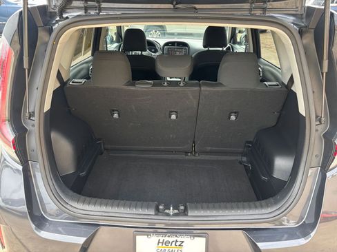 Used 2025 Kia Soul LX w/ LX Technology Package FWD image 29