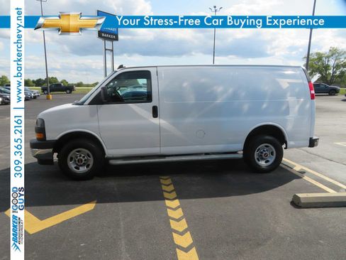 Used 2023 GMC Savana 2500 w/ Driver Convenience Package image 2