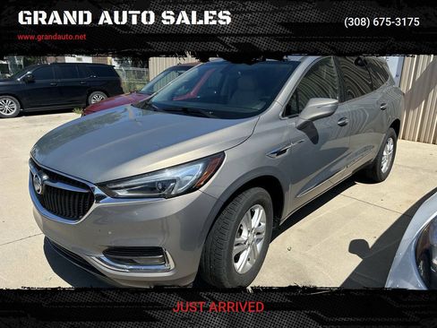 Used 2018 Buick Enclave Essence FWD image 1