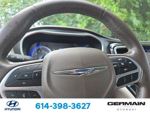 Used 2020 Chrysler Pacifica Touring-L Plus FWD image 22