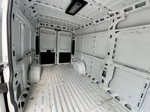 Used 2026 RAM ProMaster 2500 w/ Convenience Group FWD image 21