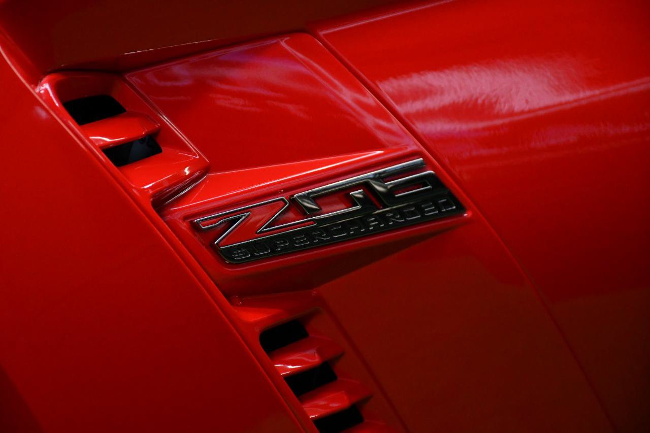 Used 2016 Chevrolet Corvette Z06 w/ 3LZ Preferred Equipment Group RWD image 4