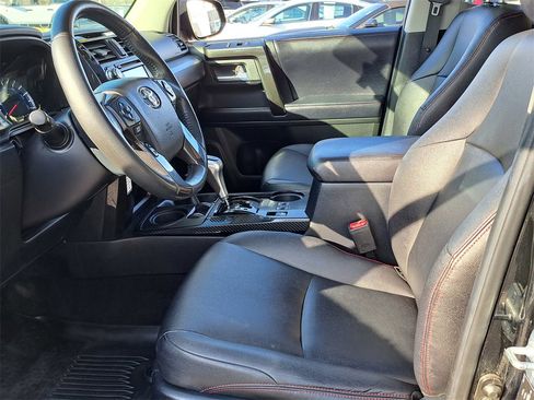 Used 2017 Toyota 4Runner 4WD image 12