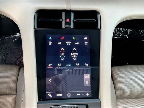 Used 2022 Porsche Taycan image 16