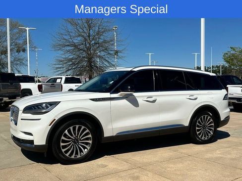 Used 2023 Lincoln Aviator Reserve AWD/4WD image 4