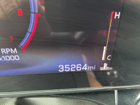 Used 2025 Chevrolet Trax RS w/ Sunroof Package FWD image 19