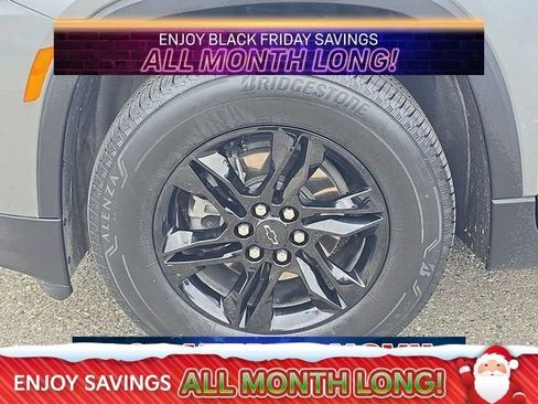 Used 2023 Chevrolet Traverse LT image 10