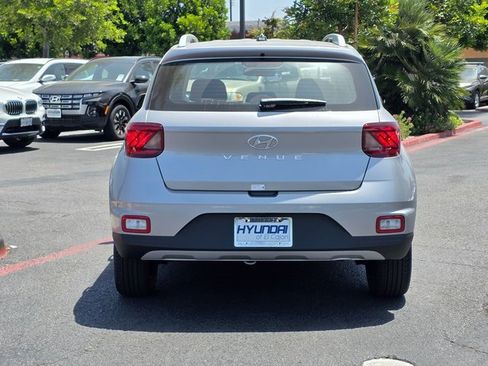 New 2025 Hyundai Venue SEL image 6