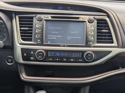 Used 2014 Toyota Highlander Limited Platinum FWD image 19