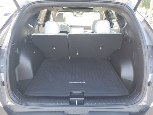 Used 2025 Hyundai Tucson Limited AWD/4WD image 9