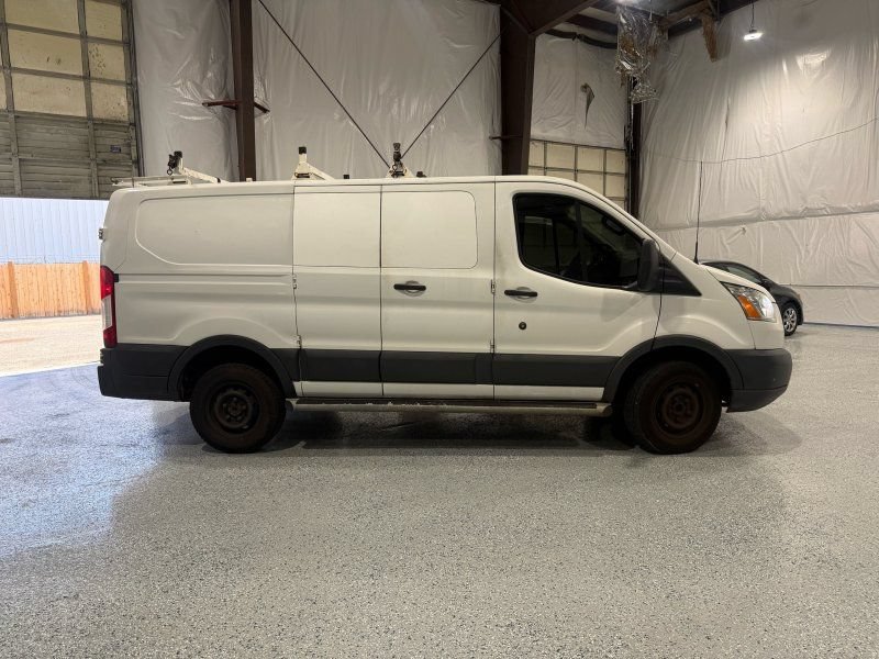Used 2015 Ford Transit 250 130 Low Roof w/ Exterior Upgrade Package RWD image 2