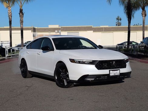 Used 2025 Honda Accord Sport image 2