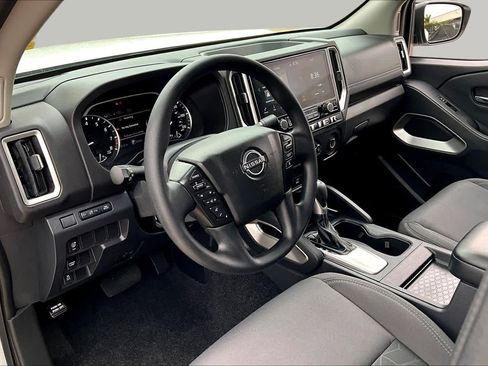 Certified 2025 Nissan Frontier SV RWD image 32