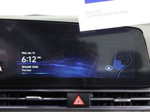 Used 2025 Hyundai Elantra SEL image 7