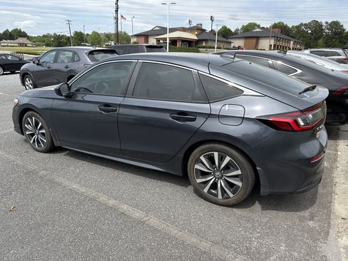 Used 2024 Honda Civic EX-L image 8