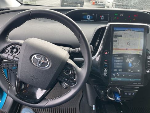 Used 2022 Toyota Prius Prime XLE image 7