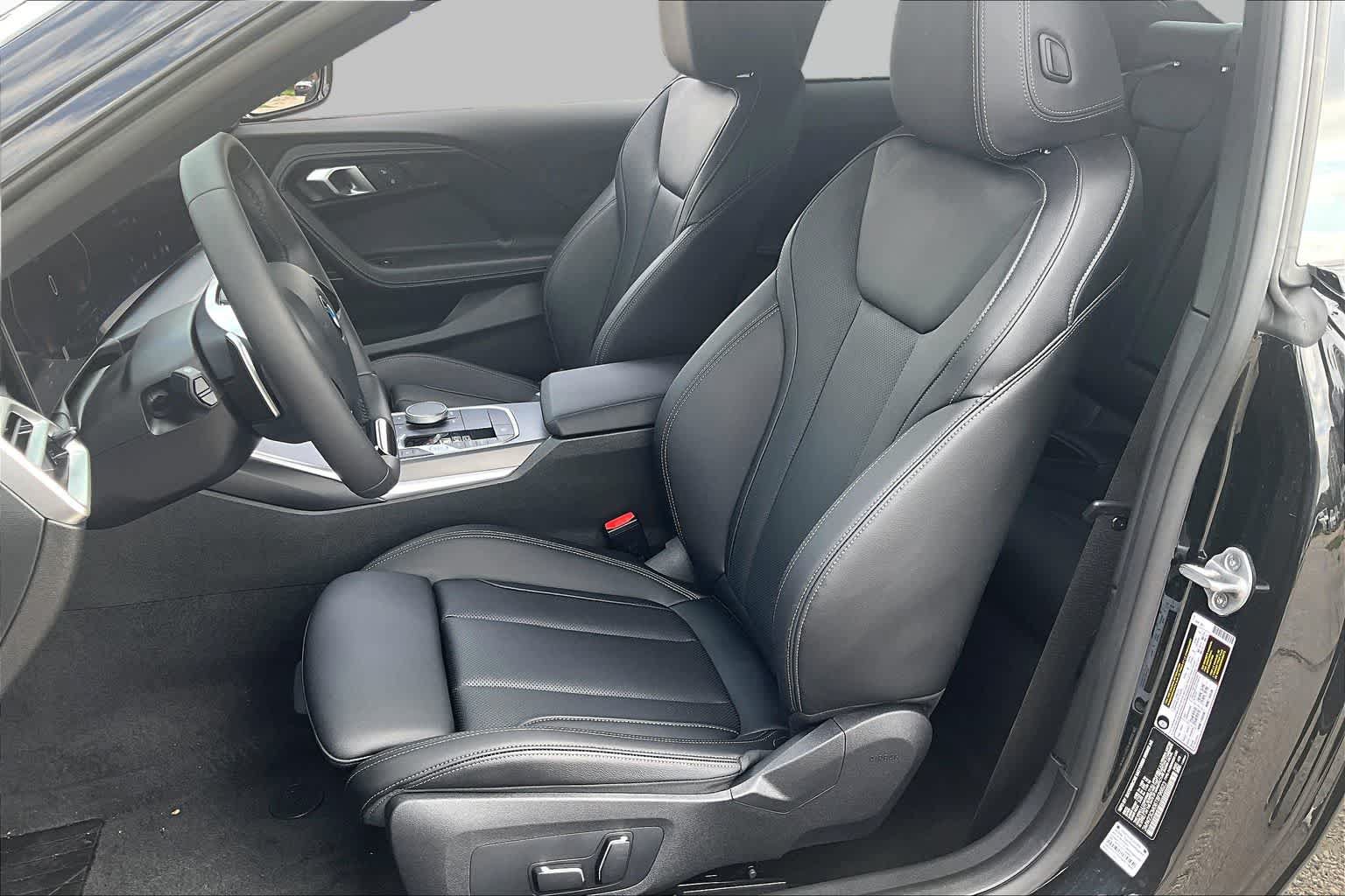 Used 2026 BMW 230i Coupe w/ Convenience Package RWD image 7