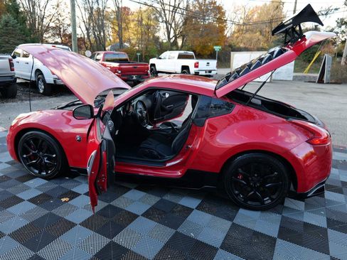 Used 2017 Nissan 370Z Coupe RWD image 58