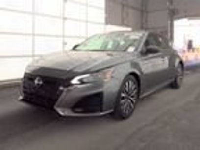Used 2024 Nissan Altima 2.5 SV