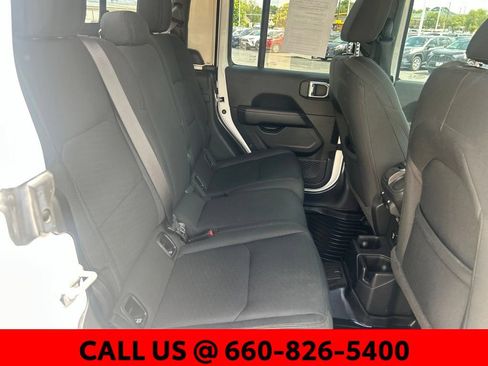 Used 2021 Jeep Gladiator Overland AWD/4WD image 9