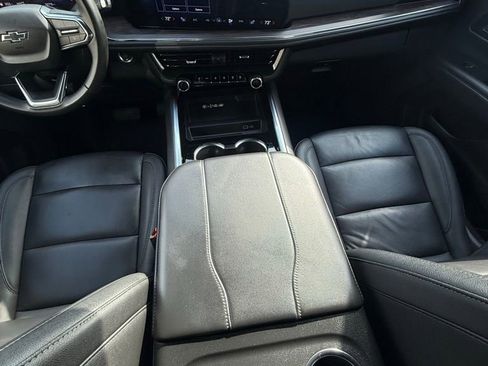 Used 2025 Chevrolet Tahoe Z71 AWD/4WD image 19