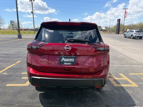 Used 2025 Nissan Rogue SV FWD image 4