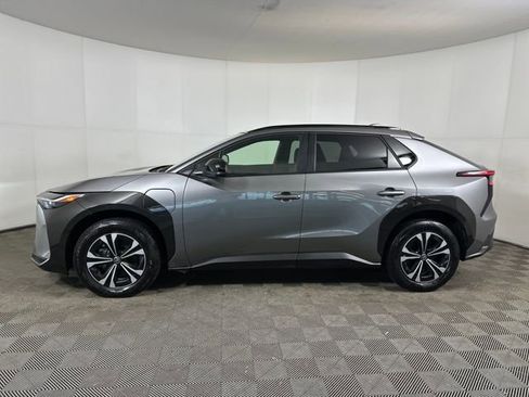 Used 2023 Toyota bZ4X XLE w/ Weather Package image 6