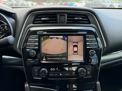 Used 2023 Nissan Maxima SR w/ Sport Mat Group FWD image 14