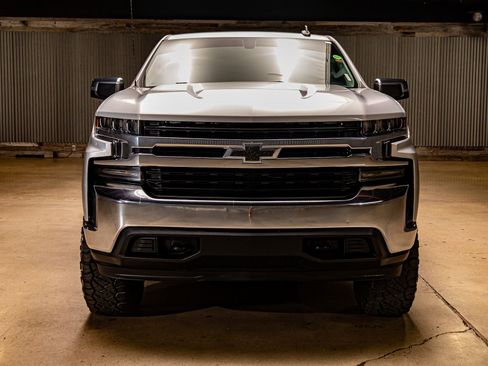 Used 2019 Chevrolet Silverado 1500 LT w/ All-Star Edition image 2