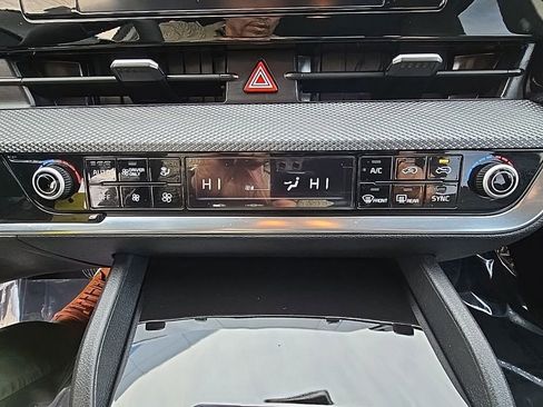 Used 2023 Kia Sportage LX image 17