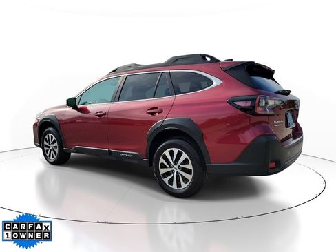 Used 2024 Subaru Outback Premium AWD/4WD image 3