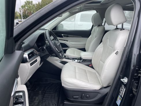 Used 2022 Kia Telluride EX w/ EX Premium Package FWD image 13