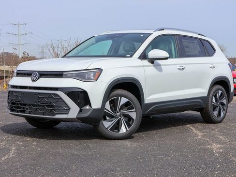 New 2025 Volkswagen Taos SE image 2