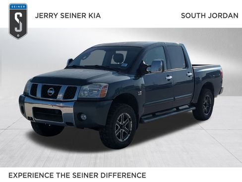 Used 2004 Nissan Titan SE image 1